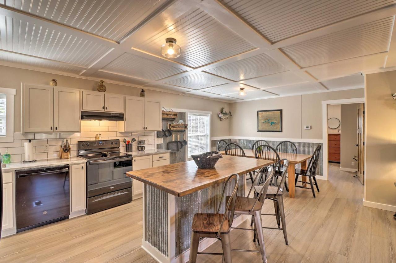 Lakefront Greers Ferry Cabin With Covered Boat Slip! Fairfield Bay Extérieur photo