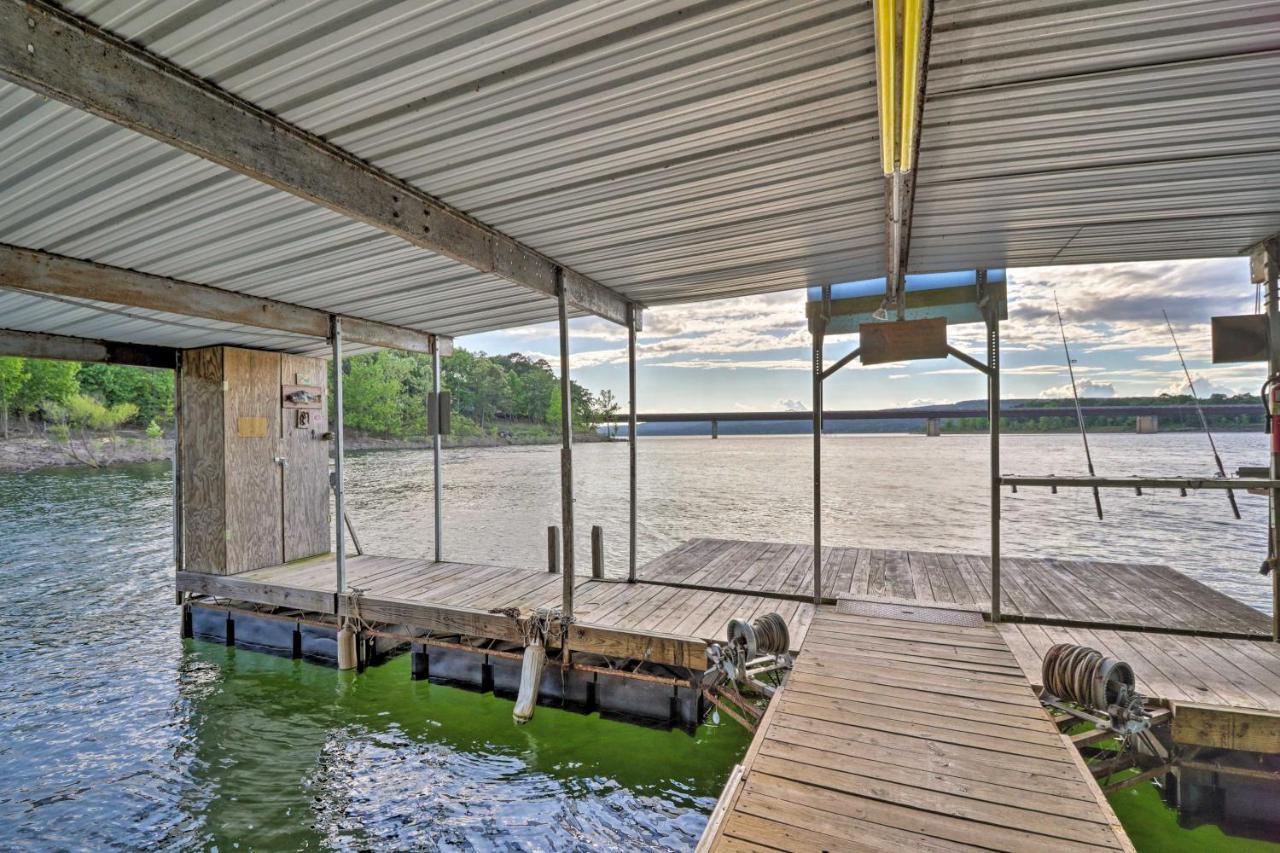 Lakefront Greers Ferry Cabin With Covered Boat Slip! Fairfield Bay Extérieur photo